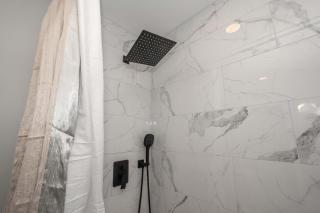 LUXE Spot Suites - Covington - 3