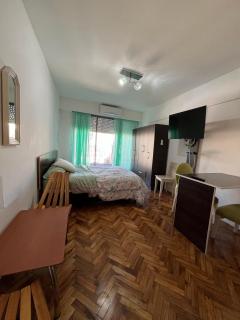 Luminoso y Cálido con Balcón a la calle - 6