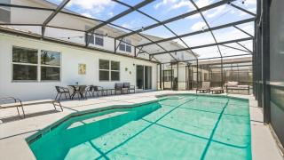 Summer Getaway in FL - 6BR Home with Private Pool! - 8