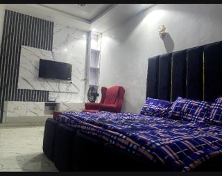 Pinnacle-Plus Service Apartment - - 9