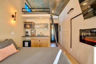 The Atlas Cedar Treehouse at Treetop Escapes - 4