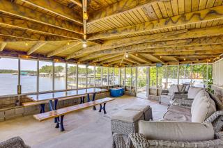 Lakefront Brownwood Home with Private Boat Dock - Lake Brownwood - 0