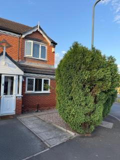 The RS Inn Homestay Premium Room For Family & Solo in Birmingham - 2