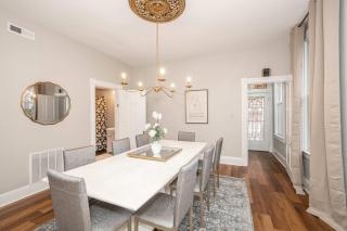 The Grand Elm House Updated 4 BDR Close to City - - 9