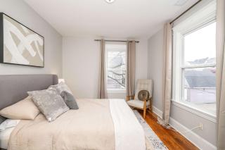 The Grand Elm House Updated 4 BDR Close to City - - 8