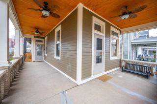 The Grand Elm House Updated 4 BDR Close to City - - 6