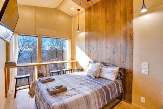 The Noble Fir Treehouse at Treetop Escapes - Wildwood - 2