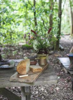 Thatched Roundhouse in Somerset Woodland - Martock - 4