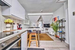 Princess Blue 3 ~ Portrush by the Sea - 1