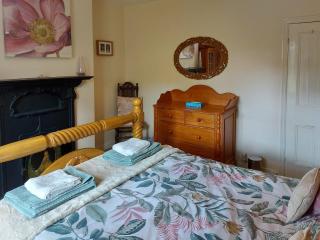 Squirrel Cottage - 2