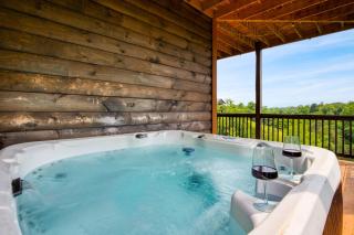Lions Landing by AvantStay Sleeps 18 Hot Tub Game Room Views Near Pigeon Forge - 9