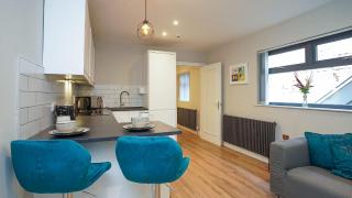 1 Bedroom apartment with Bath - Belfast - 9