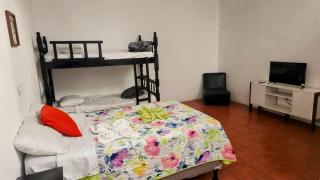 Apartamento con baño privado y parqueo - Antigua Guatemala - 1
