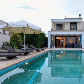 Pentanemi Luxury Villa - Hanioti - 9