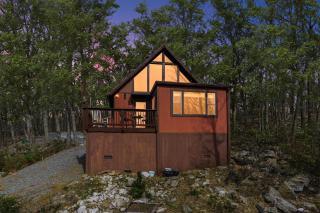 Cozy Chalet & Luxe Domes Retreat w Stunning Views - Augusta - 9