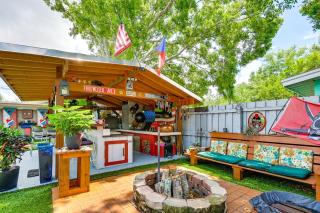 Outdoor Bar and Fire Pit Central Clearwater Condo! - 0