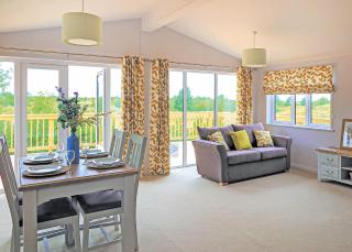 Kingswood Golf Lodges - Thorne - 7