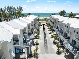2-Minute Walk to Beach - Heated Pool - Hot Tub - Family - Bradenton Beach - 5