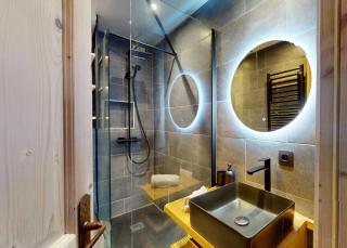 Bright, warm 2BR 2min to gondola, private garden - 7