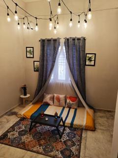 Hidden Gem - Peaceful, Fully Furnished 1BHK with Café Lights & Canopy, AC & Fast Wifi - Hyderabad - 3
