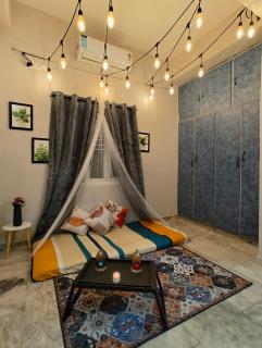 Hidden Gem - Peaceful, Fully Furnished 1BHK with Café Lights & Canopy, AC & Fast Wifi - Hyderabad - 0