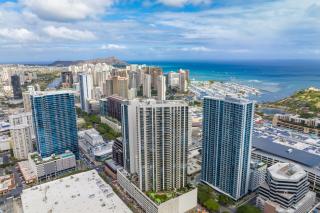 Aloha Heights: Luxury 1-Bedroom Condo with Pool Gym Ocean Views - 5
