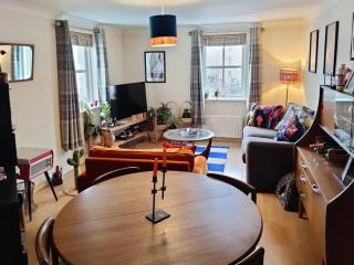 Spacious 2-bed on tramline, city centre in 30mins - Edinburgh - 0