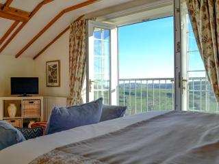 Meadow Croft - Llangeinor - 3