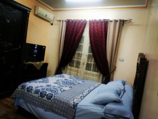 Cleopatra View - 0