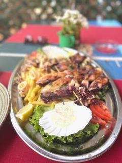 Villa Hanka Umag - 3 verschiedene Whg - 40 qm 3 Pers, 50 qm bis 4 Pers oder 70 qm bis 5 Pers, Balkone, nur 70 m zum Strand, von 3 bis max 5 Personen, WLAN, SAT-TV, Klima, Küche, Parkplätze,ruhig gelegen - 6