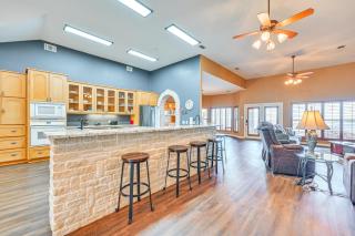 Boat Dock and Hot Tub Waterfront Home in Milam! - Alliance - 4