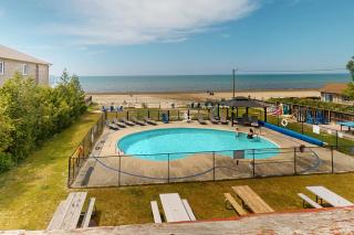 The Driftwood Deck 5A - 7