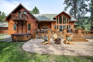 Luxury Cabin on Naches River, Near Mount Rainier! - Naches - 0