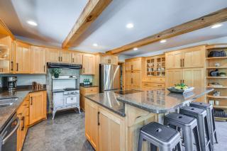 Day Trip to White Pass Luxe Cabin on Naches River - 1