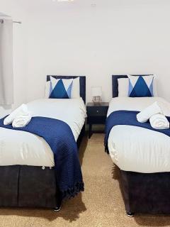 Cottage Mew for Contractors and Family Stays Near Bromley - Free Parking & WIFI - Bickley - 8