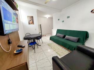 Quarto e Sala com Ar Condicionado, TV e Cozinha - Cabo Frío - 2