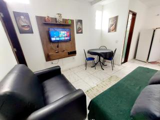 Quarto e Sala com Ar Condicionado, TV e Cozinha - Cabo Frío - 0