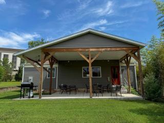 3BR Home - Near The Landing - Free Tickets Included - Cottonwood Cottage - Branson - 0
