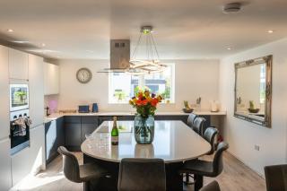 Fantasia - Malvern Luxury Mega Apartment sleeps 12 - Mathon - 0