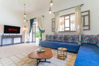 Heritage and Inspired Elegant Villa, Pool For 6 Guests - - 7