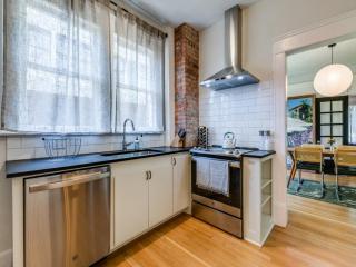 Historic Central Dallas Apartment - Modern & Roomy - Dallas - 1