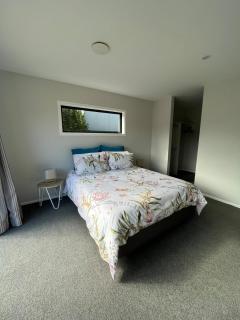 Exclusive Holiday Home Sunny Beach House Four Queen Beds - 2