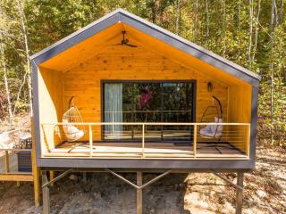 Blooming Redbud Treehouse with private hot tub - Wildwood - 8