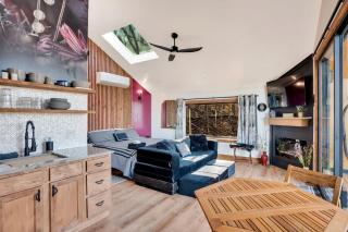 Blooming Redbud Treehouse with private hot tub - Wildwood - 7
