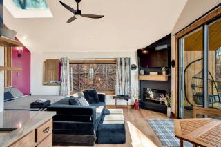 Blooming Redbud Treehouse with private hot tub - Wildwood - 4