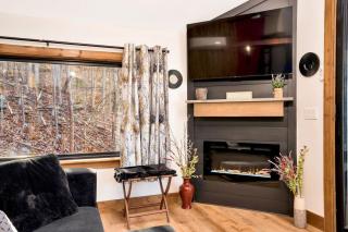 Blooming Redbud Treehouse with private hot tub - Wildwood - 3