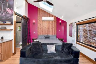 Blooming Redbud Treehouse with private hot tub - Wildwood - 1