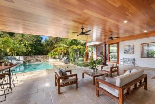 Beachfront Health Sanctuary - - 9