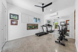 Beachfront Health Sanctuary - - 2