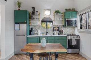 The Evergreen Treehouse with Winter Views - Wildwood - 3